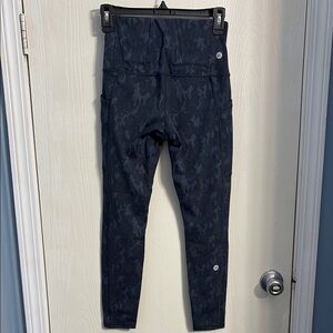 Stylish Navy Patterned Conceal Carry Leggings